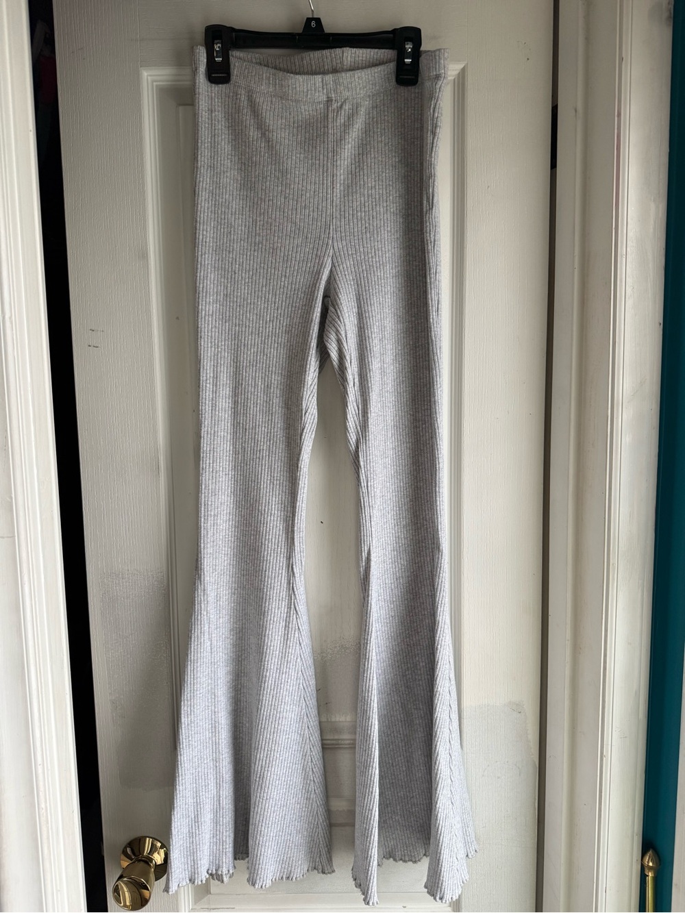 aerieRibbed Flared Leggings in Light Gray